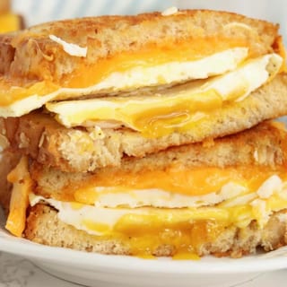 EGGS & CHEESE SANDWICH