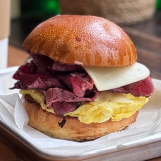 PASTRAMI EGG & CHEESE 🌟