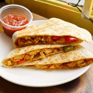 CHICKEN QUESADILLA 🌟